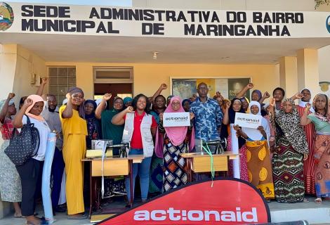 Mulheres do Espaço Seguro de Maringanha recebem kits de corte e costura para construir autonomia