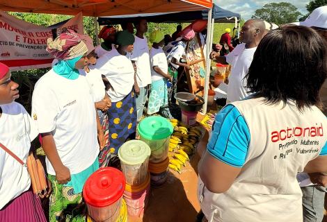 Feira em Chiúre Expõe Negócios Locais e Mostra Como Pequenos Empréstimos Promovem Paz e Coesão Social