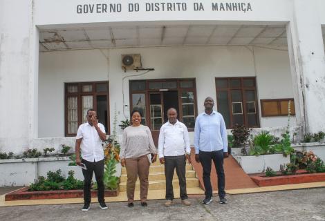 Foto de Família no Governo da Manhiça
