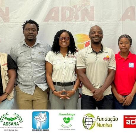 𝐔𝐧𝐢𝐝𝐨𝐬 𝐩𝐨𝐫 𝐑𝐞𝐬𝐮𝐥𝐭𝐚𝐝𝐨𝐬 𝐑𝐞𝐚𝐢𝐬 𝐞𝐦 𝐂𝐨𝐧𝐭𝐞𝐱𝐭𝐨𝐬 𝐀𝐟𝐞𝐜𝐭𝐚𝐝𝐨𝐬 𝐩𝐞𝐥𝐨 𝐄𝐱𝐭𝐫𝐞𝐦𝐢𝐬𝐦𝐨