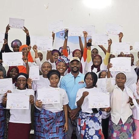 Mulheres fortalecidas para a inclusão e autonomia financeira através da formação