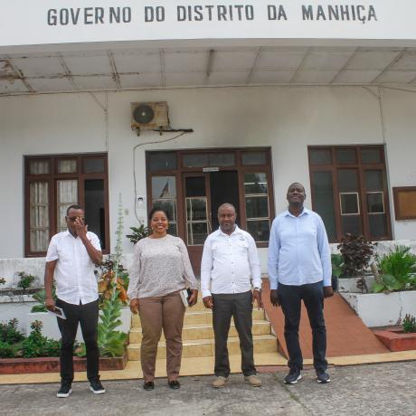 Foto de Família no Governo da Manhiça
