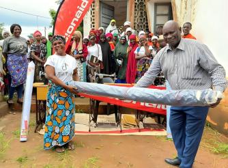 Com o kit de corte e costura, vamos aprender a coser, produzir, vender e conquistar a nossa autonomia